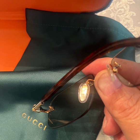 Gucci Sunglasses unisex NEW/authentic. These come with dust bag, box, & case🇮🇹 - Picture 10 of 11